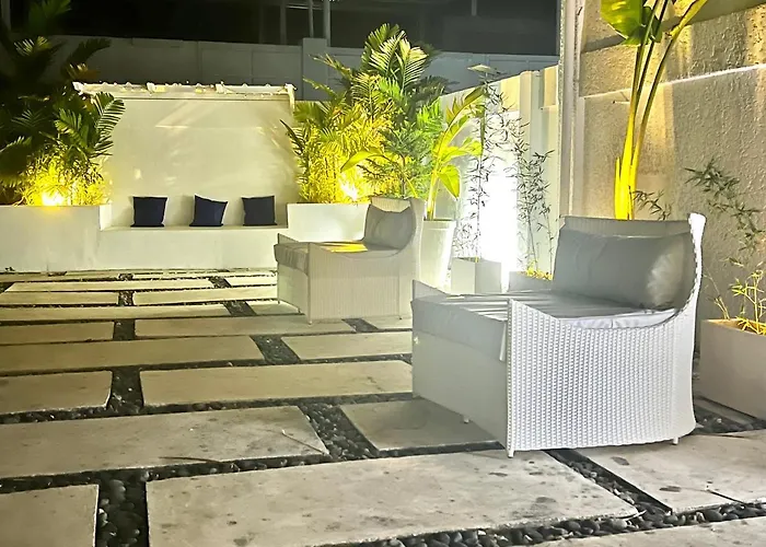 Issa's Haven 2* Look (Oslob)